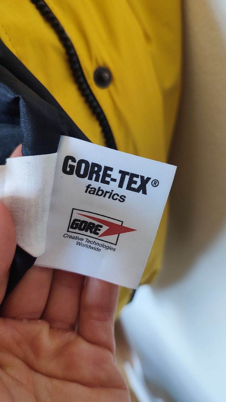 Giacche: Goretex-Jacke 36 – Usato da Basel venduto da kopfstand 7