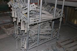 Dreibeine für Stützen/Spriesse pro Stuck