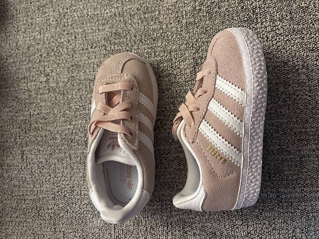 Schuhe für Mädchen: diverse Kinderschuhe Mädchen – Gebraucht aus Urdorf von anna_tortora