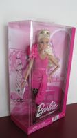 Schöne Barbie Deluxe Style Puppe in Originalverpackung