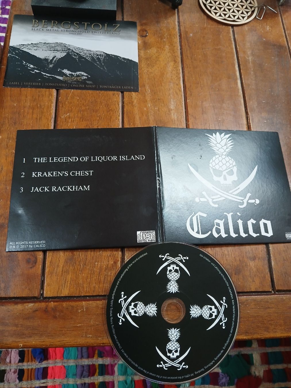 CD: calico- same (swiss, ltd 500, digisleeve) – Usato da St-Cergue venduto da VeganWarrior