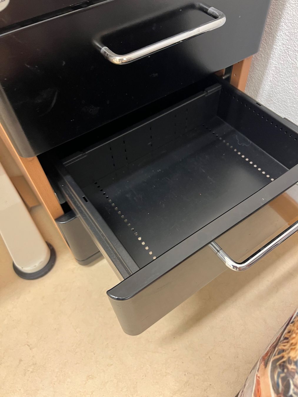 Korpus: Werndl Büromöbel Rollcontainer mit 3 Schubladen, Top! – Gebraucht aus Rüschlikon von iceland007 1