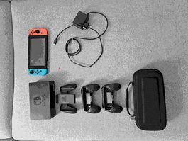 Nintendo Switch 1 Konsole mit Zubehör und Tasche