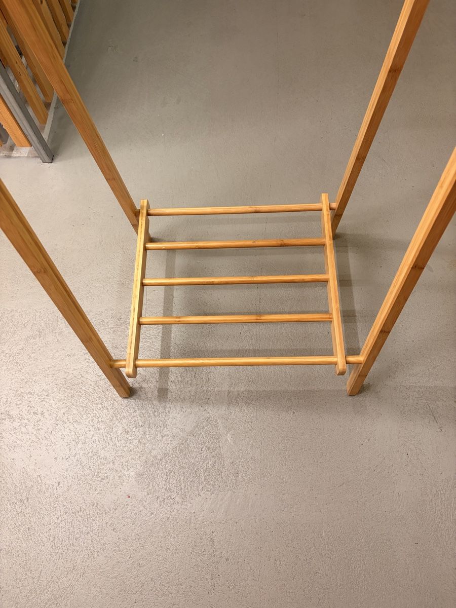 Altro in Decorazioni & Accessori: Kleiderständer – Usato da Basel venduto da l_i_p2dt 3