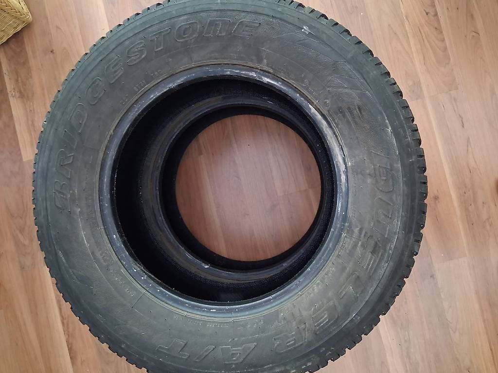 Bridgestone Alle Autoersatzteile: Pneux Bridgestone 265/65 R17 – Gebraucht aus Monthey von mle_7r8p 2