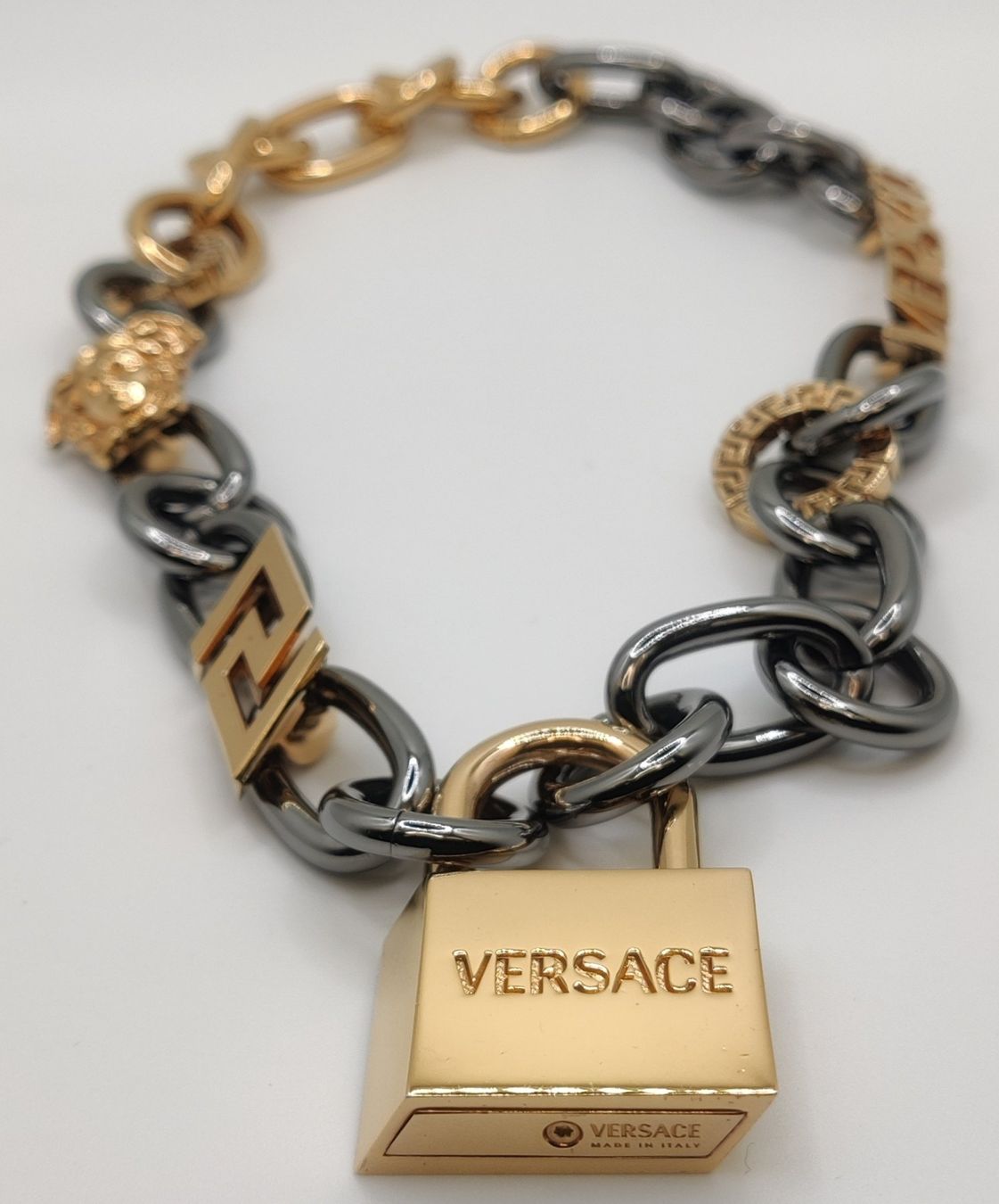 Versace Catenine: Versace & Greca Halskette mit Vorhängeschloss – Usato da Zürich venduto da dal_64sr 5