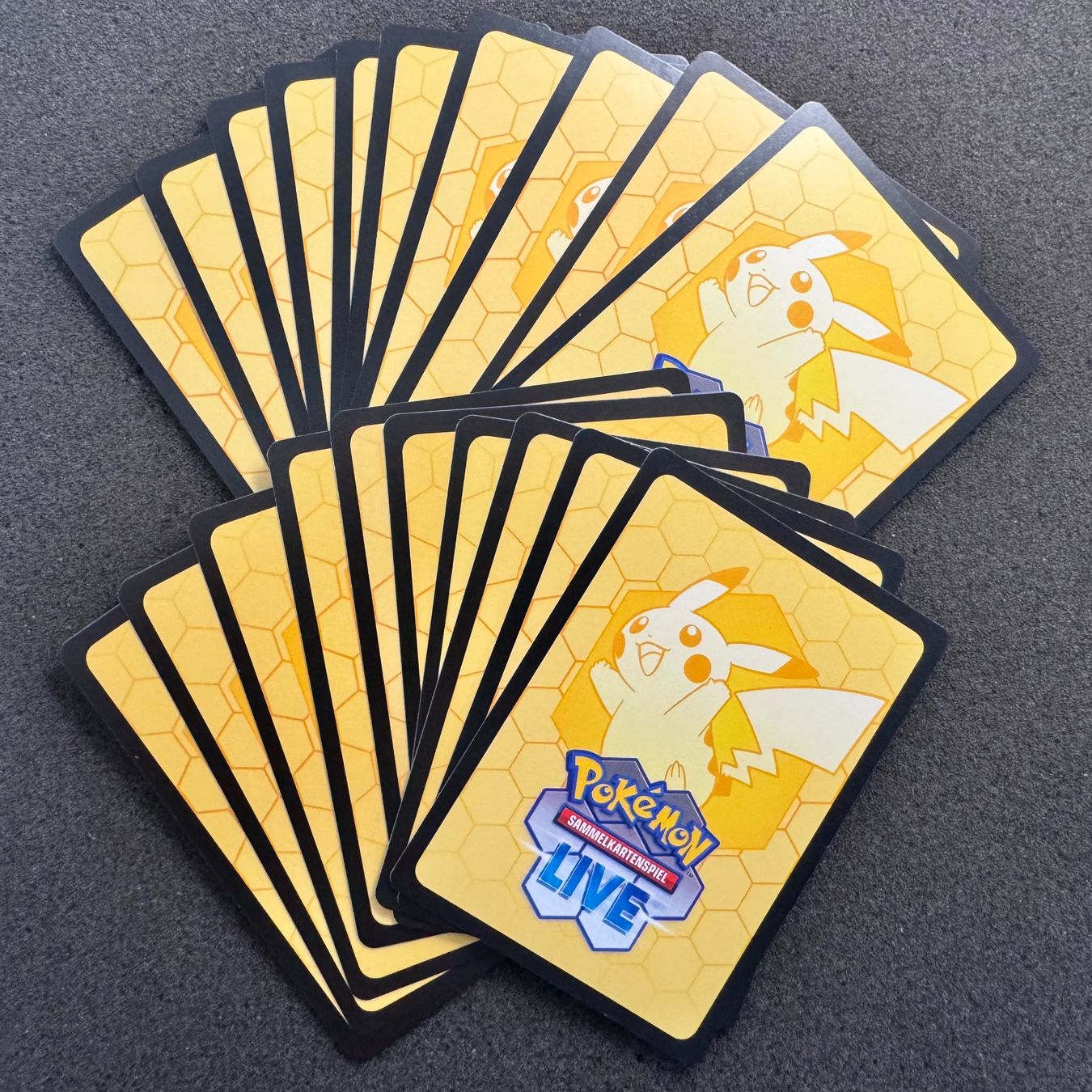 Pokémon Carte collezionabili: Pokémon 20 Code Karten - gelb – Usato da Reitnau venduto da Emma-verkauft