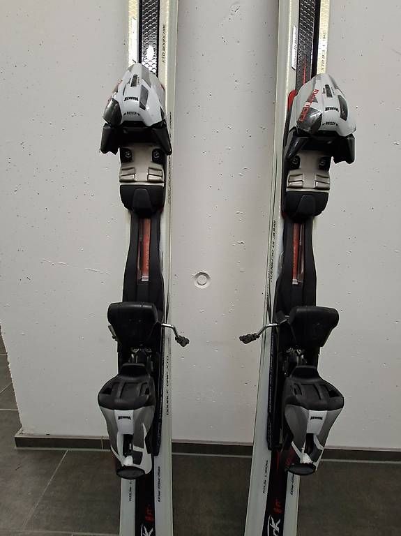 Skis: Ski Völkl 161 cm Radius 13.3 – D'occasion à Horn par G_mueller