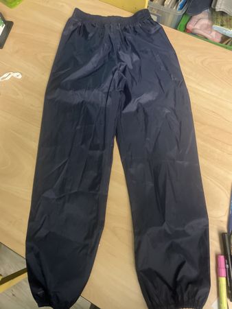 Neue blaue Decathlon Regenhose, Gr.131-140