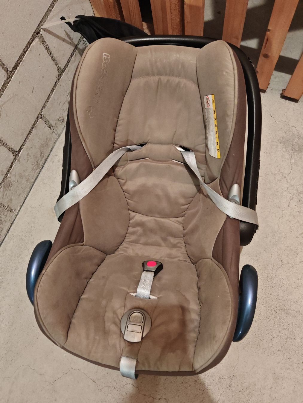 Seggiolini per auto: Maxi Cosi Babyschale Basisstation – Usato da Unterlunkhofen venduto da foexel88 1