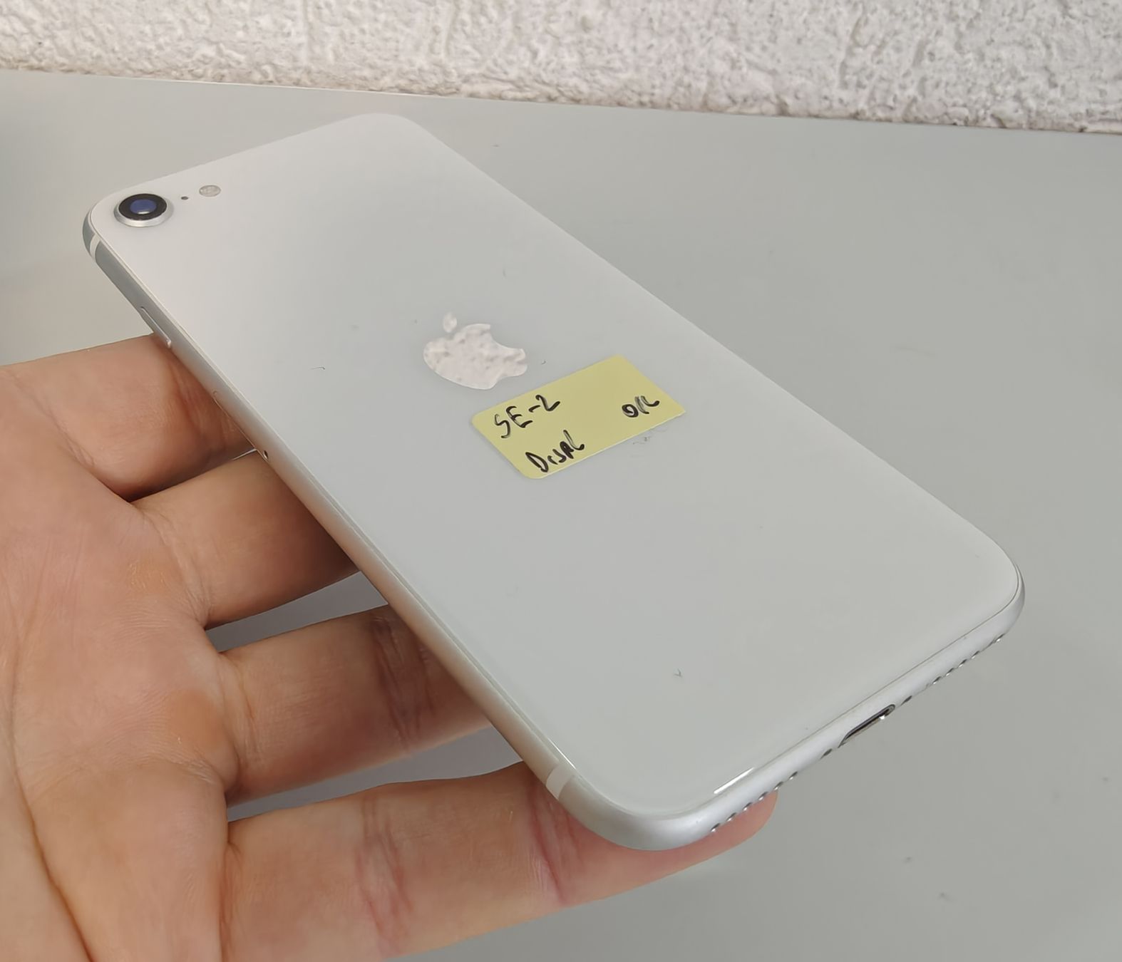 Apple Handys / Smartphones: iPhone SE-2 Weiss – Gebraucht aus Ehrendingen von Rocky985 4