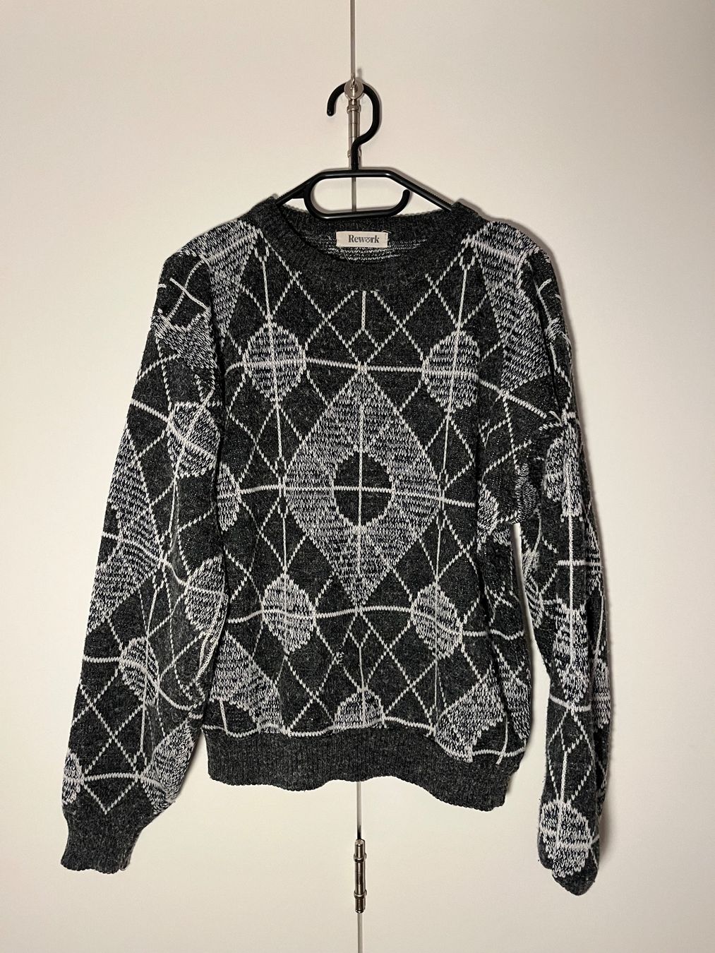 Maglioni & Felpe: Rework Vintage Strickpulli grau weiss oversized – Usato da Gümligen venduto da blackberrys