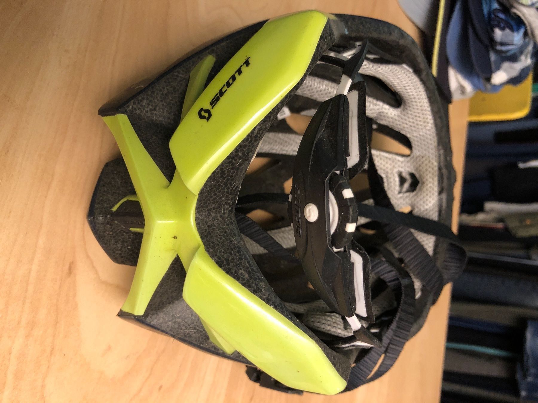 Scott Caschi: Scott Kinder Velohelm 54cm – Usato da Obergerlafingen venduto da cabo4 2