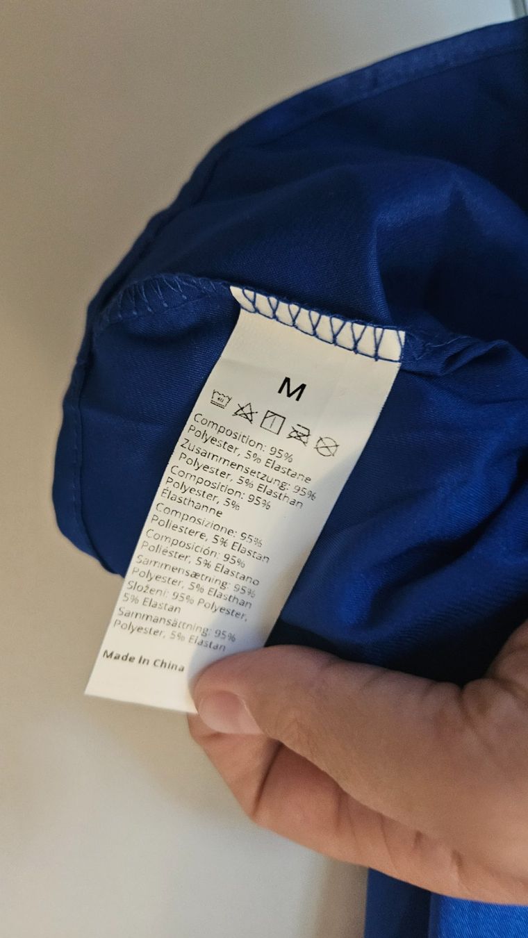 Camicette: Camicetta blu tg.M poliestere – Usato da Melano venduto da H-Sara 2