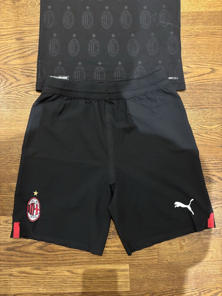Puma Canottiere & Pantaloni: AC Milan 21/22 Thirt Kit – Nuovo (secondo la descrizione) da Hirzel venduto da leandro_. 4