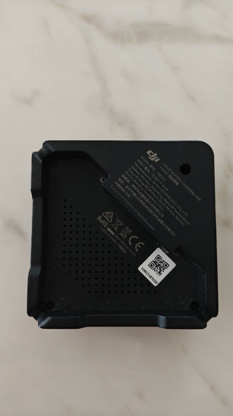 DJI Caricabatterie: DJI LADEGERÄT MAVIC 4 BATTERIEN DJI DJ0103 – Usato da Montagnola venduto da mattbert86