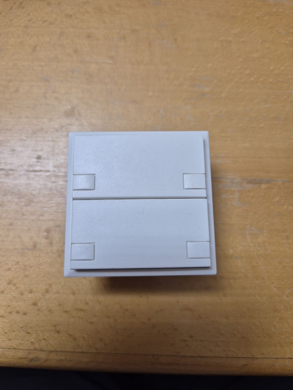 Feller Interruttori: Interrupteur KNX Feller 4x – Usato da Blonay venduto da Leman1010