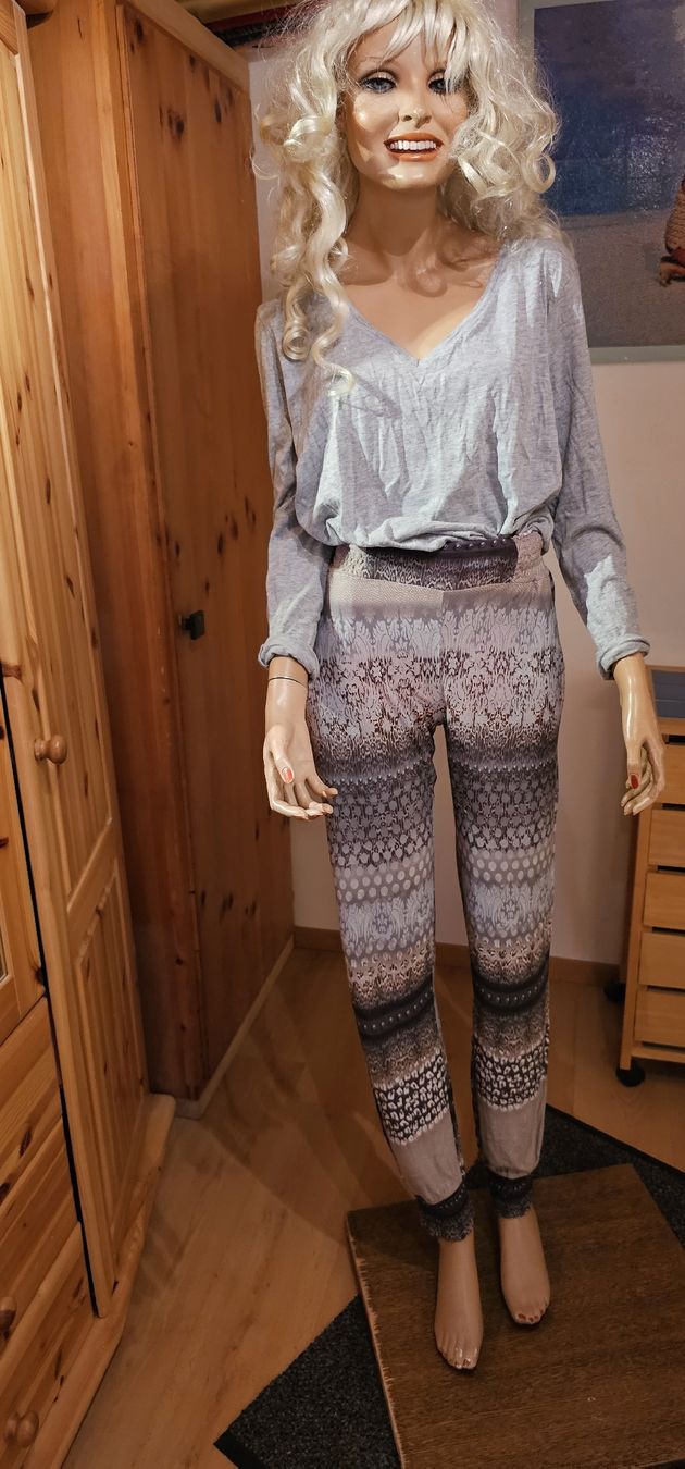 Hosen: leichte Sommerhose und Shirt gr.44 – Neu (gemäss Beschreibung) aus Ferden von jemyce
