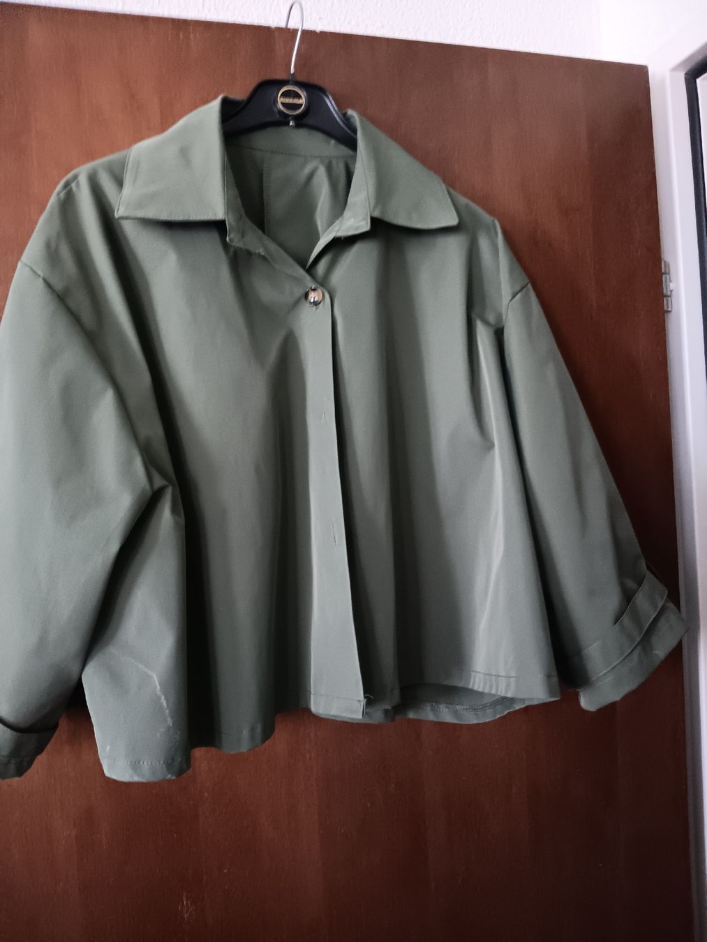 Giacche: wunderschöne Trench jacke neu  – Nuovo e nell'imballaggio originale da Stansstad venduto da leoni66