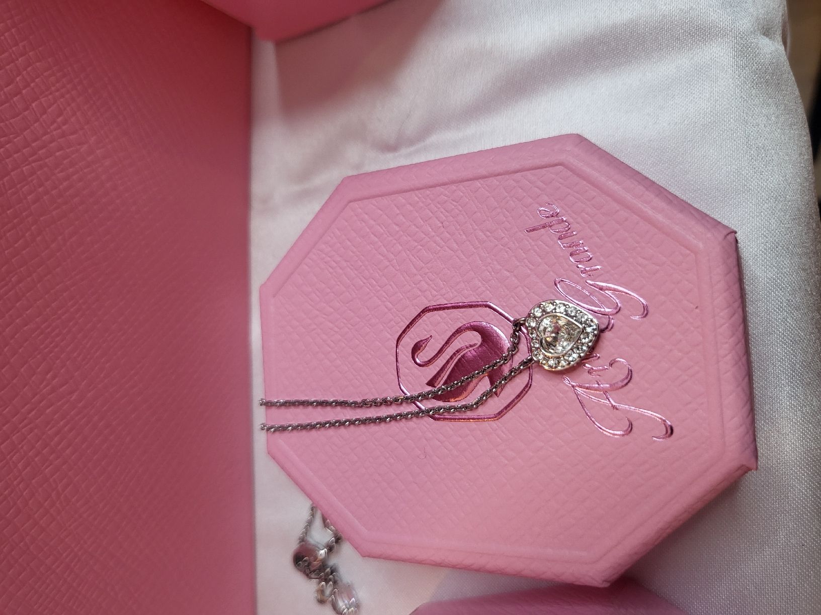 Swarovski Catenine: Swarovski Ariana Grande Halskette  – Nuovo (secondo la descrizione) da Hellbühl venduto da d.d.d.125 2