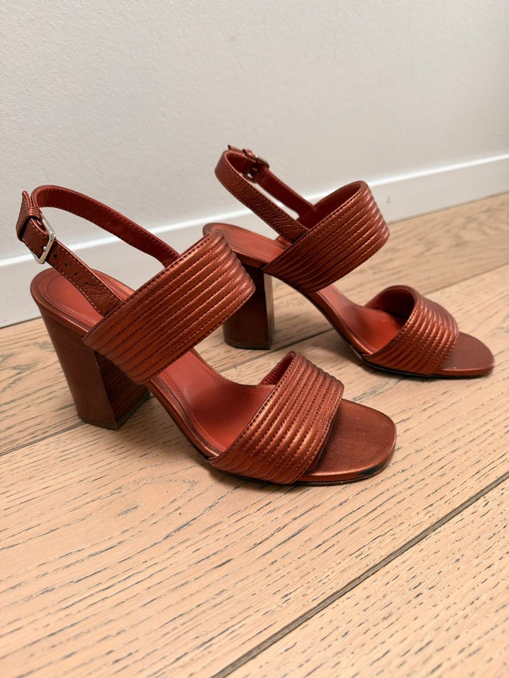 Loro Piana Scarpe da donna: Sandales Loro Piana – Nuovo (secondo la descrizione) da Genève venduto da dim_7jmw