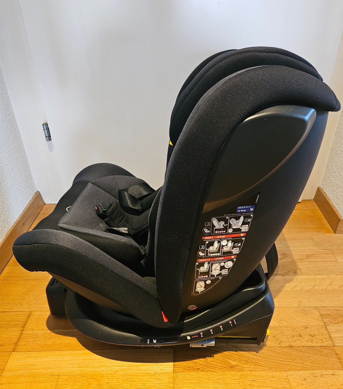 Seggiolini per auto: Auto Kindersitz EvolveFix 0-36kg inkl. Isofix – Usato da Utzenstorf venduto da and_c8wy 1