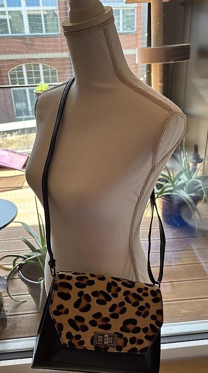 Sacs femmes: Leoprint Handtasche – D'occasion à St. Gallen par sunleister 4