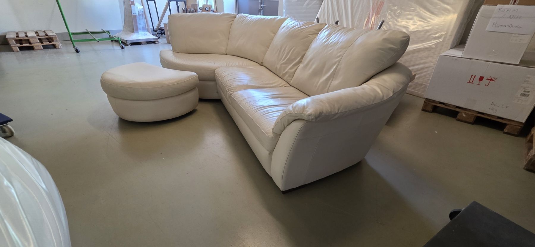 Divani: Sofa Echtem Leder guter Zustand – Usato da Lützelflüh-Goldb venduto da Rampenverkauf_72_ 1