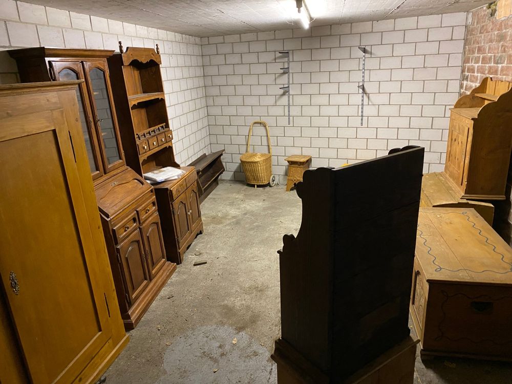 Mehrere alte antike Holz-Möbel-Stücke zu verkaufen ab 1.- (Gebraucht ...