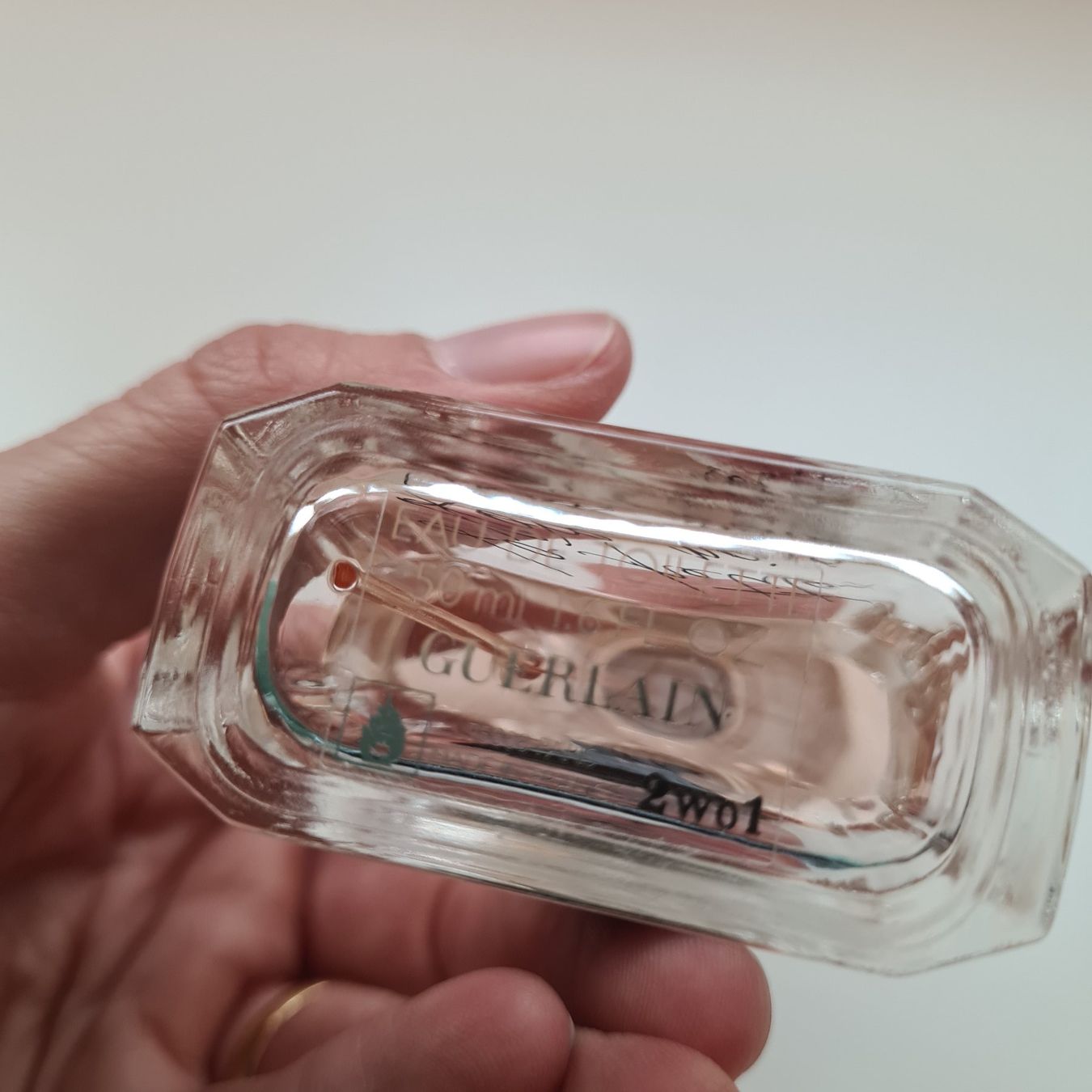 Guerlain Profumi & Eau de Toilette: La Petite Robe Noire edt 50ml Flacon – Usato da Oberlunkhofen venduto da Kupferhexe 1
