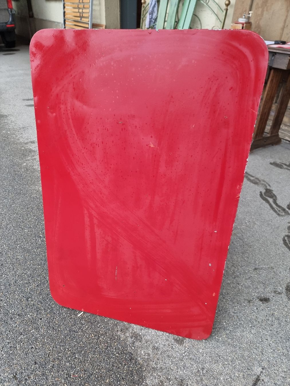 Tische: Roter Blechtisch Gartentisch, Beistelltisch – Gebraucht aus Wil SG von Athi 7