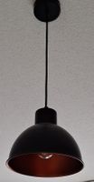 Deckenlampe schwarz mit kupferfarbenen Innenteil