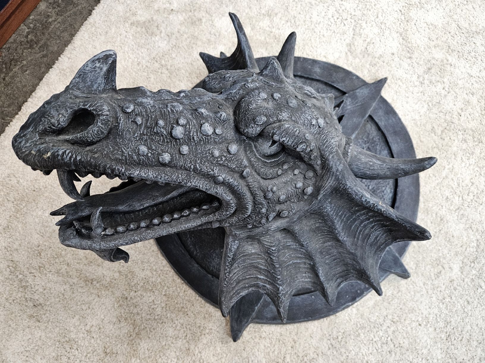 Statuette: Drachenkopf 60cm – Nuovo (secondo la descrizione) da Küsnacht ZH venduto da marinalix