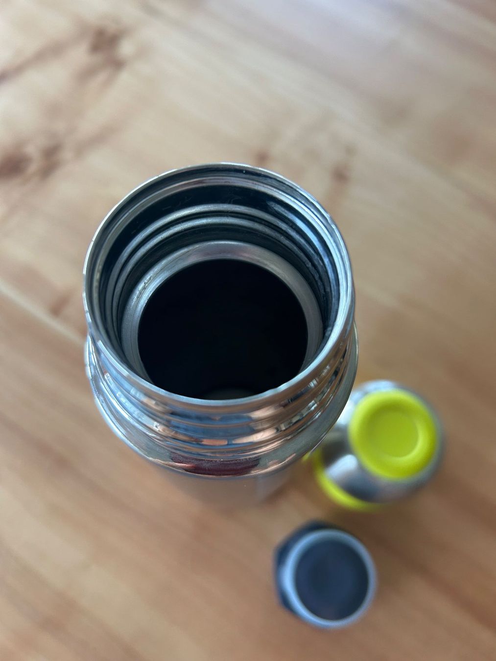 Tupperware Borracce & Thermos: Isolierflasche Tupperware Edelstahl silber gebraucht – Usato da Kaltbrunn venduto da lagone1 2
