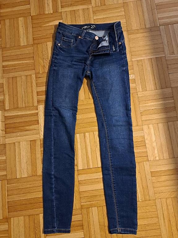 Jeans: Damen Jeanshosen  – Usato da Volketswil venduto da ale_f7mk