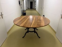 Prächtiger Esstisch, Esstisch, Holztisch, runder Tisch