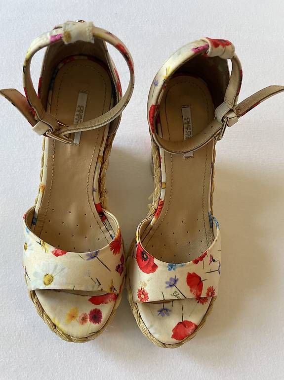 Scarpe da donna: GEOX Sandale  – Usato da stgallen venduto da vino62 1