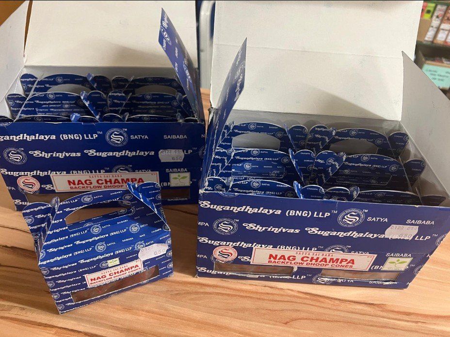 Candele: Backflow Cones "Nag Champa", Satya, 24 Stk – Nuovo e nell'imballaggio originale da Buchs SG venduto da Pocolocoli 1
