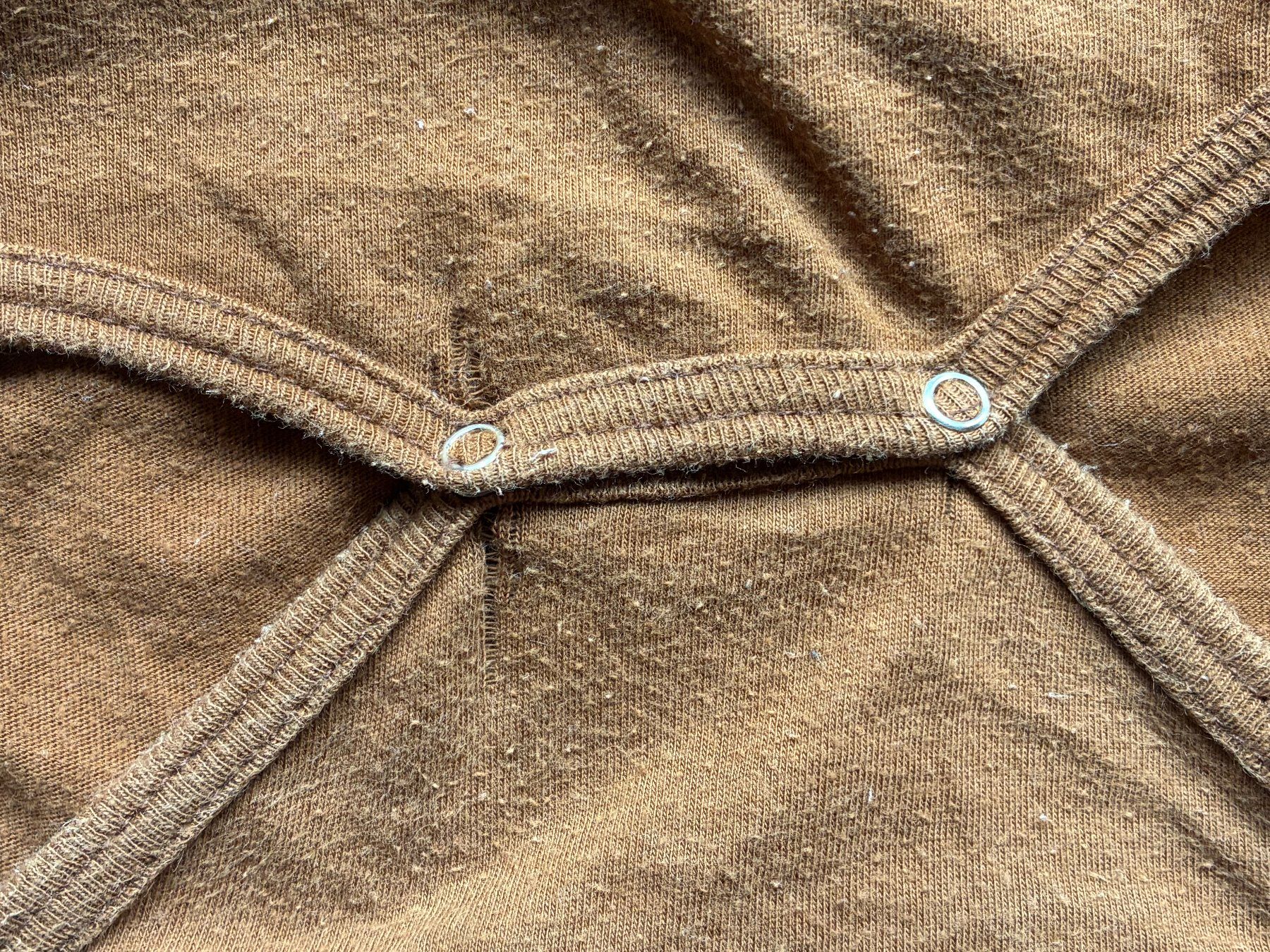 Unterwäsche: Minimalisma Body 12-18 M, hat Löcher – Defekt aus Schwanden i. E. von Magnolia88 2