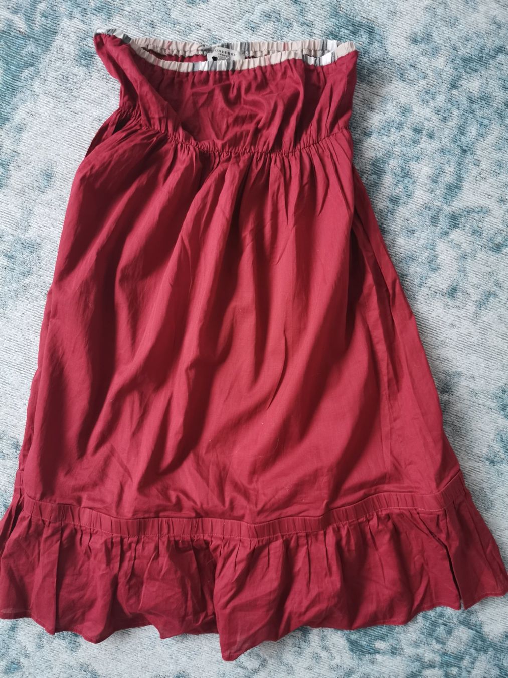 Burberry Robes: Burberry schulterfreies Kleid – D'occasion à Zollikon par Oksana206