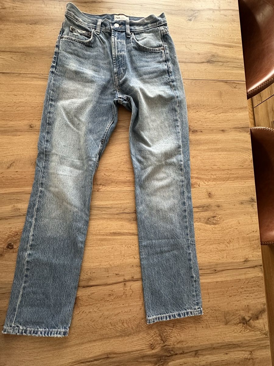 Zara Jeans: Zara gerade Jeans – Usato da Urdorf venduto da fairfashion