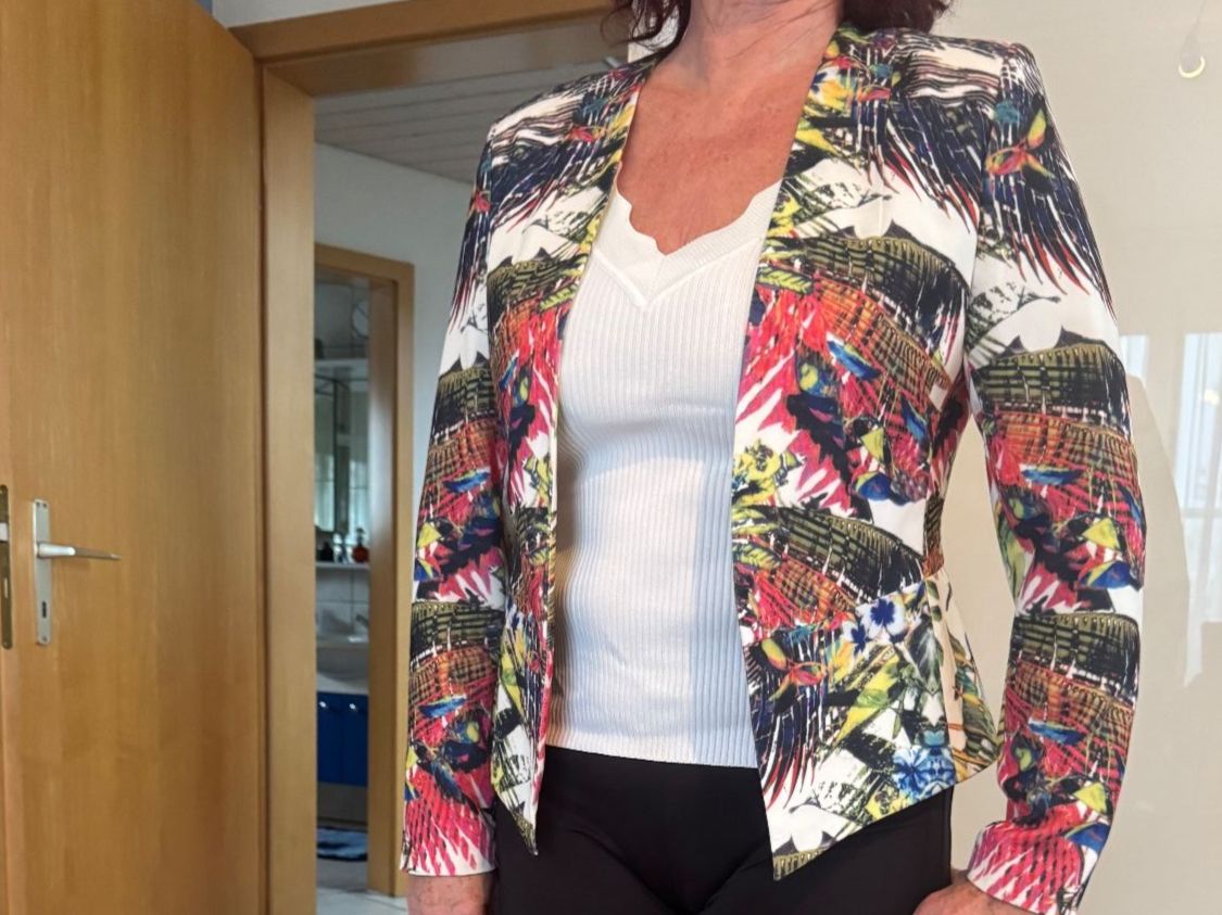 Avant Premiere Jacken: Coole Sommer Jacke mit buntem Muster, Grösse 40 – Neu (gemäss Beschreibung) aus Regensdorf von Midget64 3