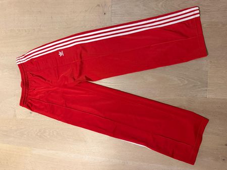 Adidas Trainingshose rot mit weissen Streifen Grösse XS