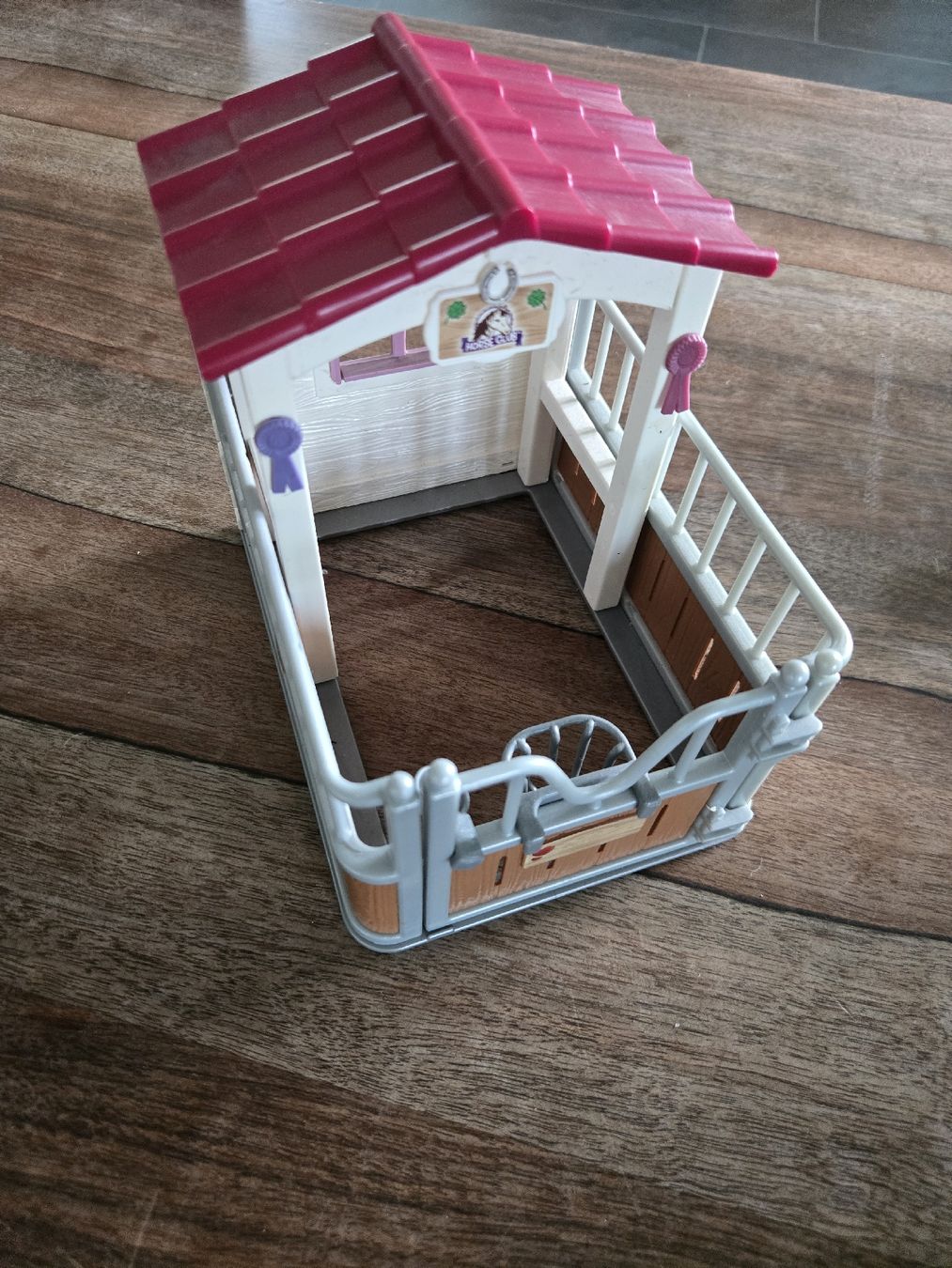 Schleich Spielzeuge: Schleich Set Pferd mit Stall – Gebraucht aus Rüschegg Gambach von zbi_7jfh 2