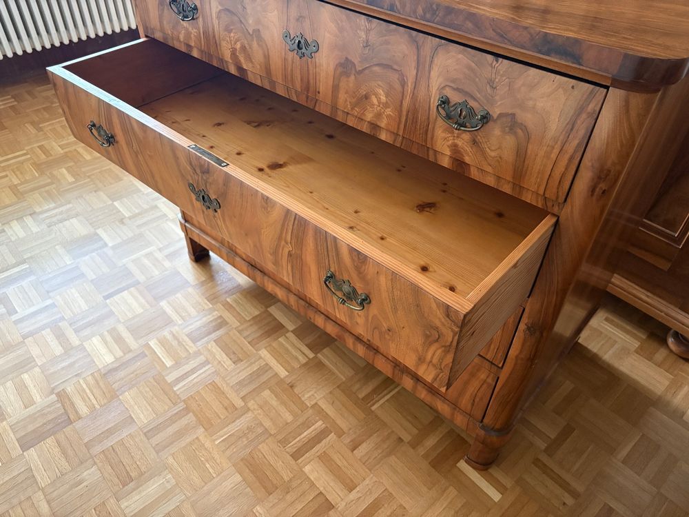 Hochwertige Kommode Art Deco / Nussbaum 4