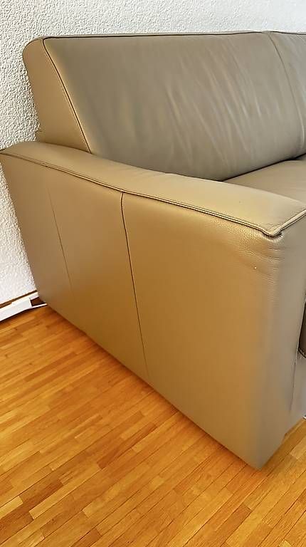 Sofas: Echtleder Sofagarnitur 3+2 mit Schlaffunkt – Gebraucht aus Neuenegg von Radisa83 4
