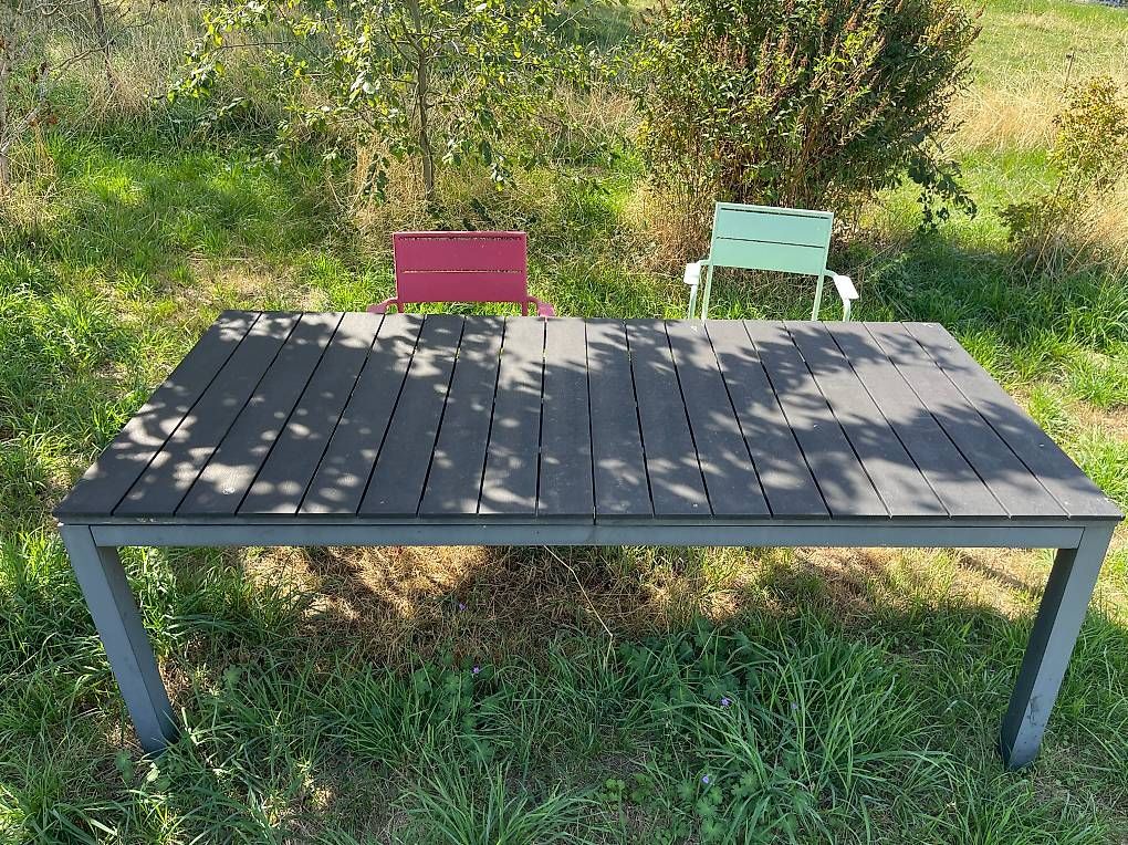 Tavoli: Table de jardin solide et de qualité – Usato da Villars-Tiercelin venduto da karimus1888
