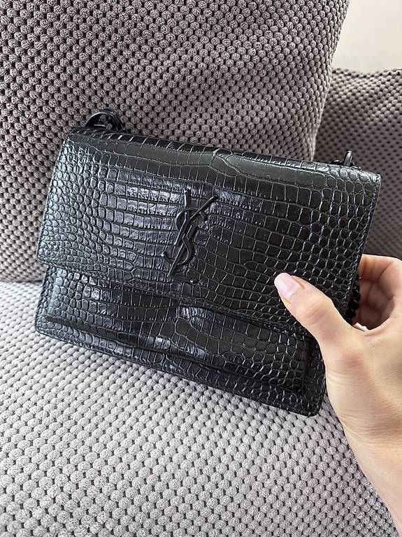 Saint Laurent Taschen für Damen: Saint Laurent Sunset Medium crocodile-embossed leather – Gebraucht aus Glattpark(Opfikon) von lav_k72y 1