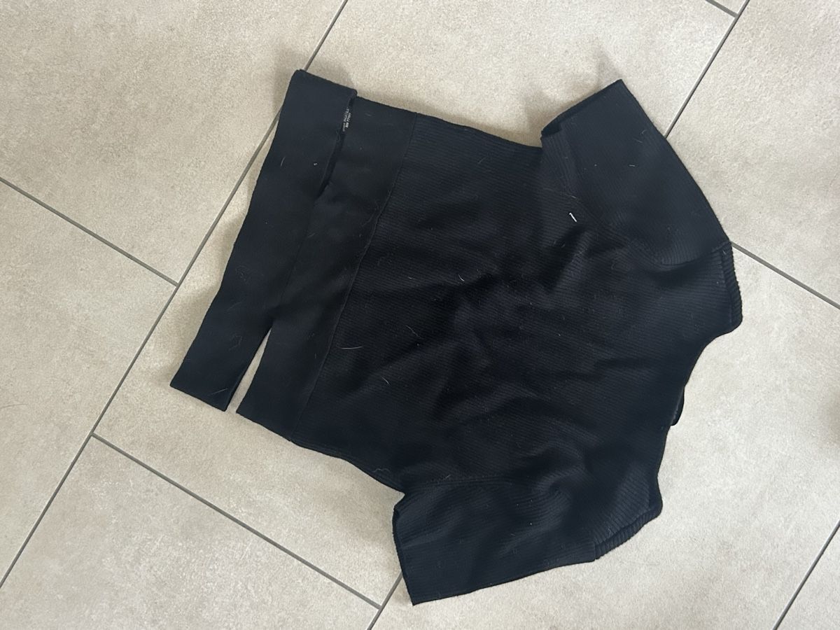 Zara Tops: Schwarzes Top mit V-Ausschnitt  – Neu (gemäss Beschreibung) aus Maisprach von _aliciarebecca_ 3