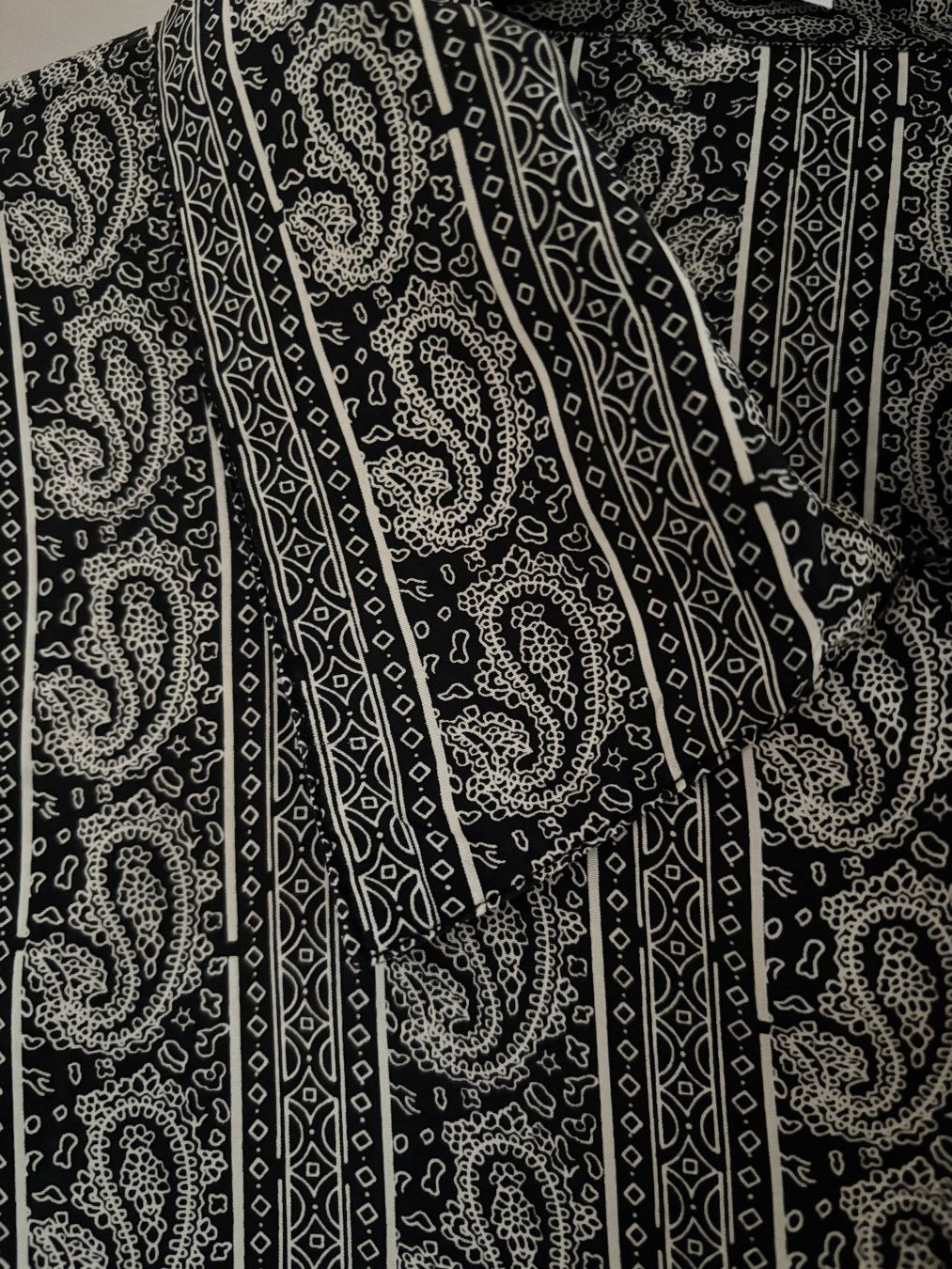 Blusen: Seidenbluse The Legend Paisley Muster – Gebraucht aus Jegenstorf von Hibiscus11 2